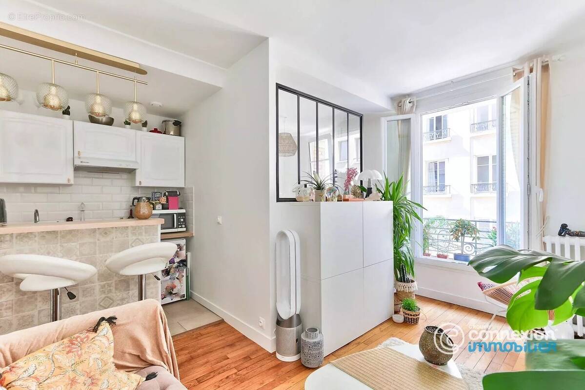 Appartement à PARIS-16E