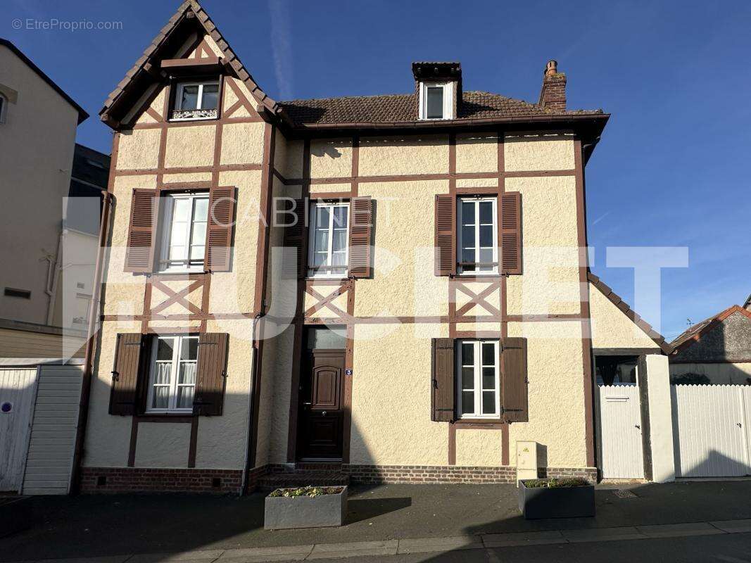 Maison à DIVES-SUR-MER