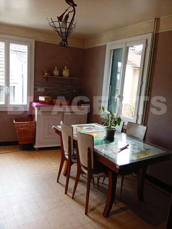 1740818246146 - Maison à AUBIN