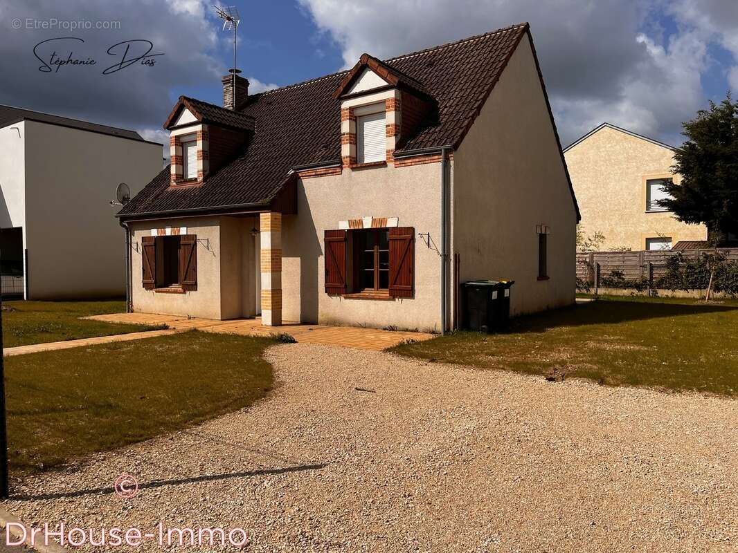 Maison à SAINT-PRYVE-SAINT-MESMIN