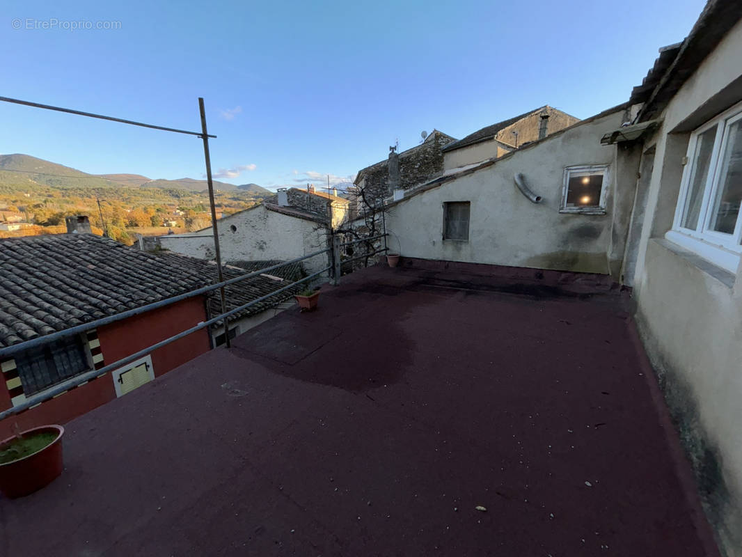 Maison à MIRABEL-AUX-BARONNIES
