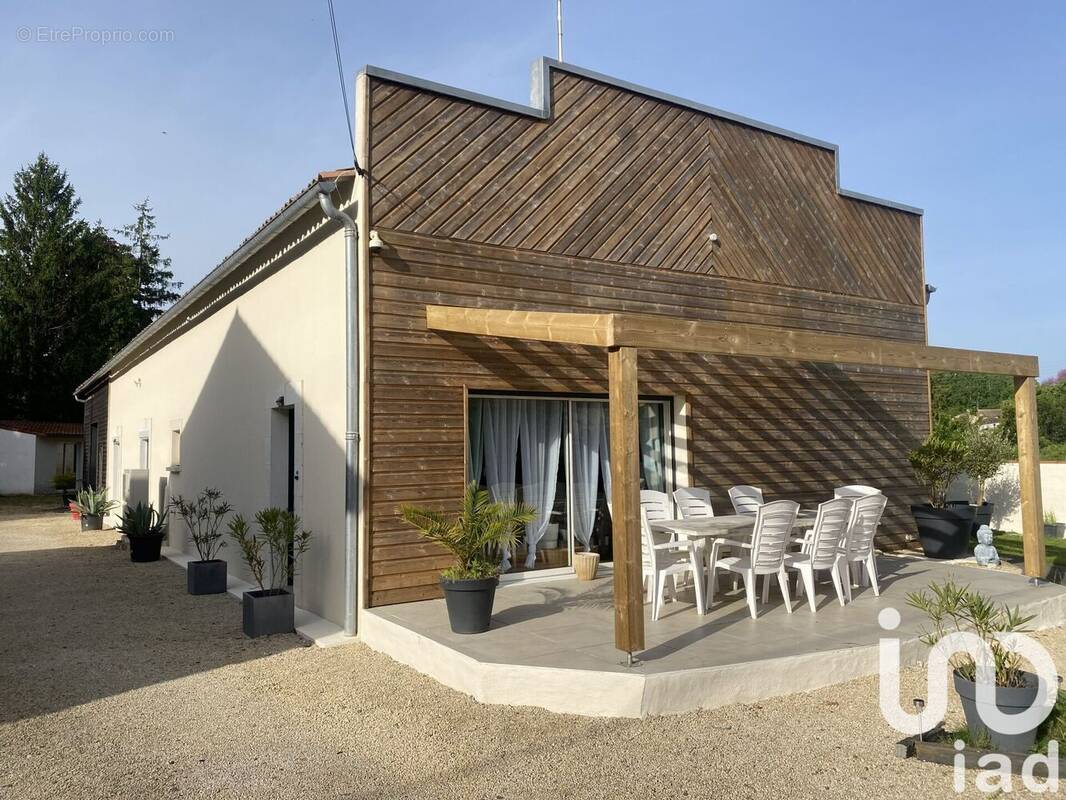 Photo 1 - Maison à LA CRECHE