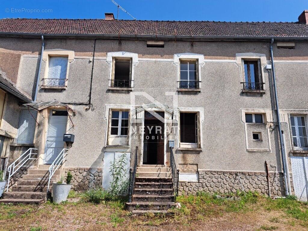 Maison à CUSSY-EN-MORVAN