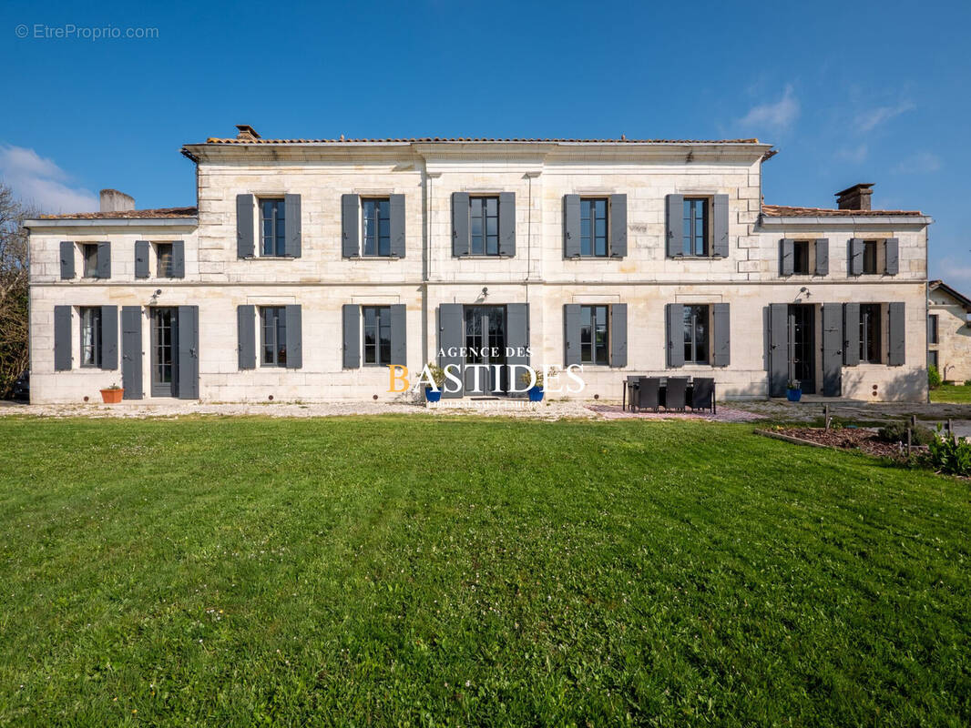 Maison à FRONSAC