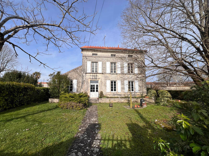 Maison à JARNAC