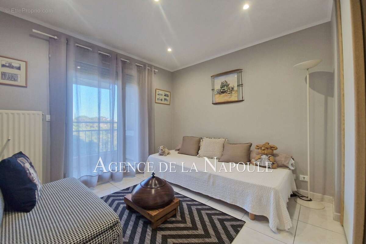 Appartement à MANDELIEU-LA-NAPOULE