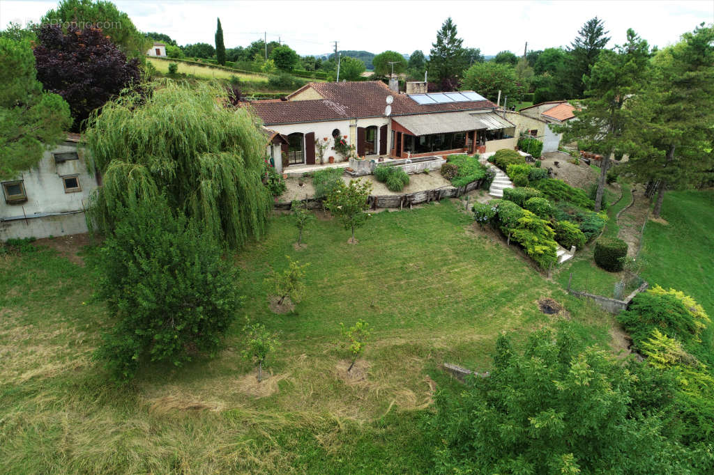 Maison à MONCLAR