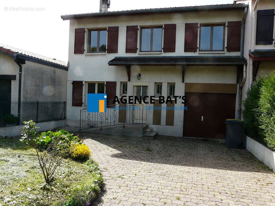 Photo 1 - Maison à SAINT-GENEST-LERPT