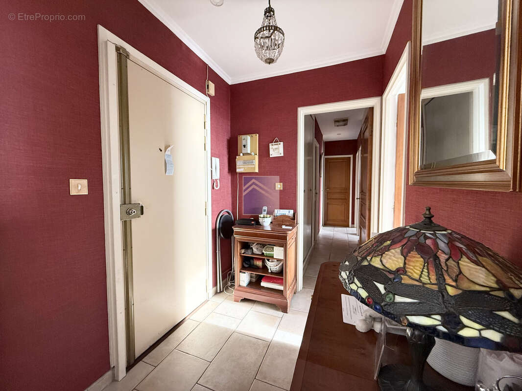 Appartement à COURBEVOIE