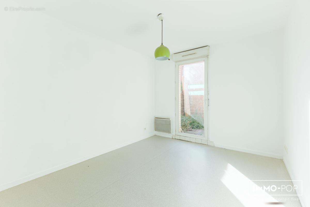 Appartement à VILLETANEUSE