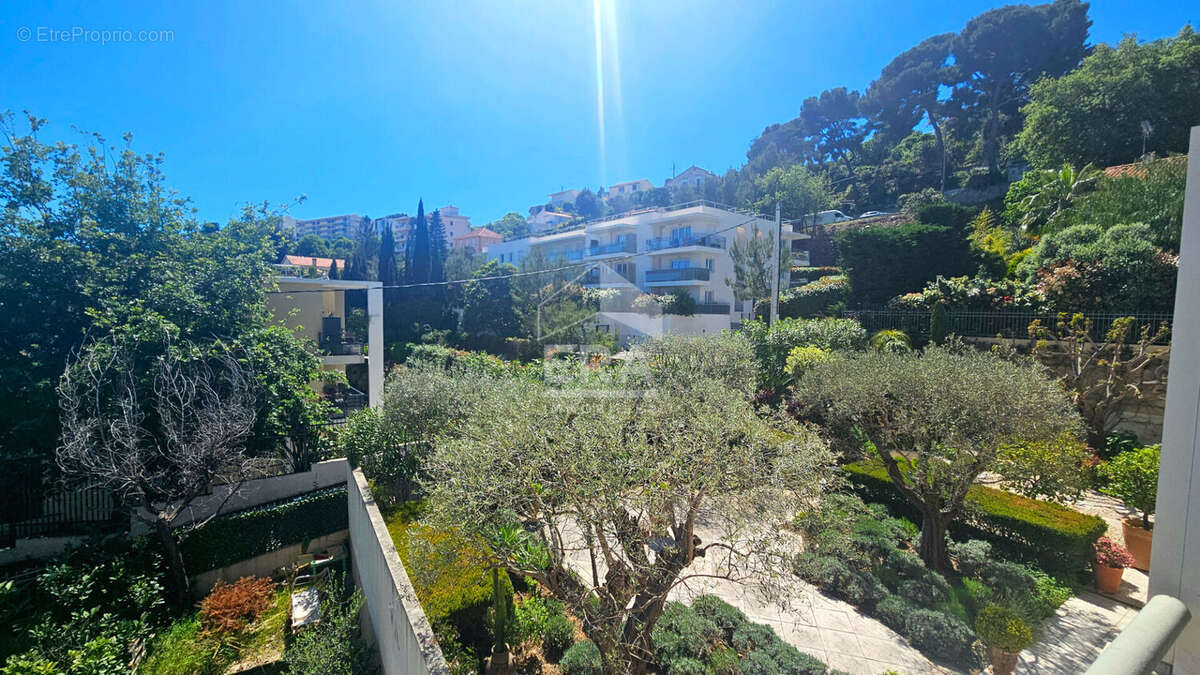 Appartement à SAINT-LAURENT-DU-VAR