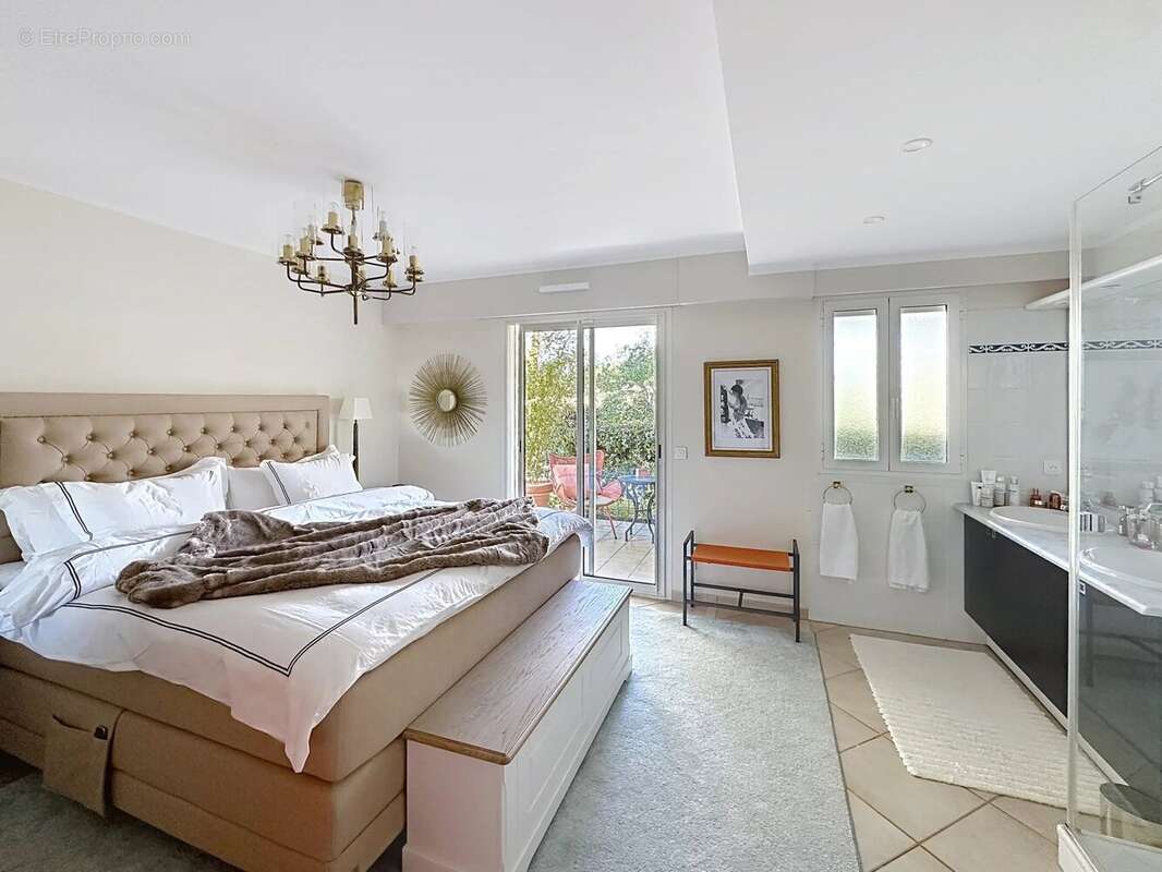 Appartement à MANDELIEU-LA-NAPOULE