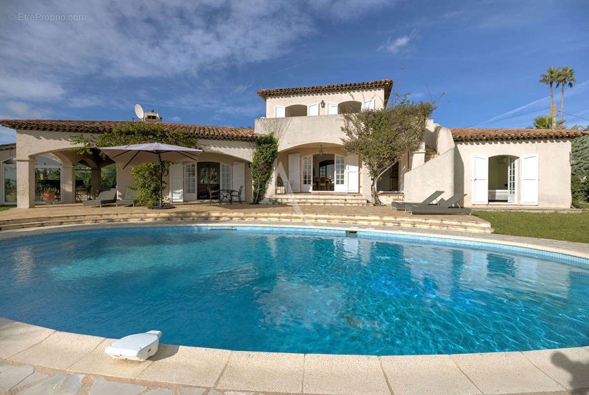 Maison à MANDELIEU-LA-NAPOULE