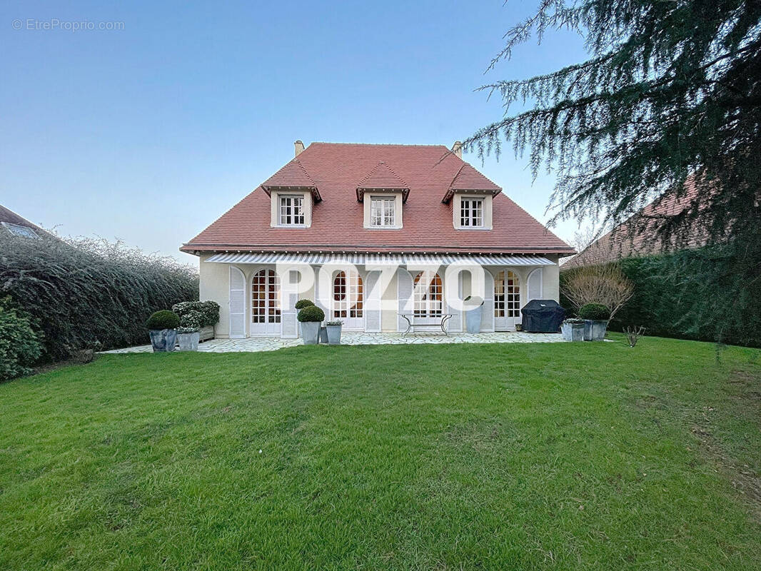 Maison à HEROUVILLE-SAINT-CLAIR