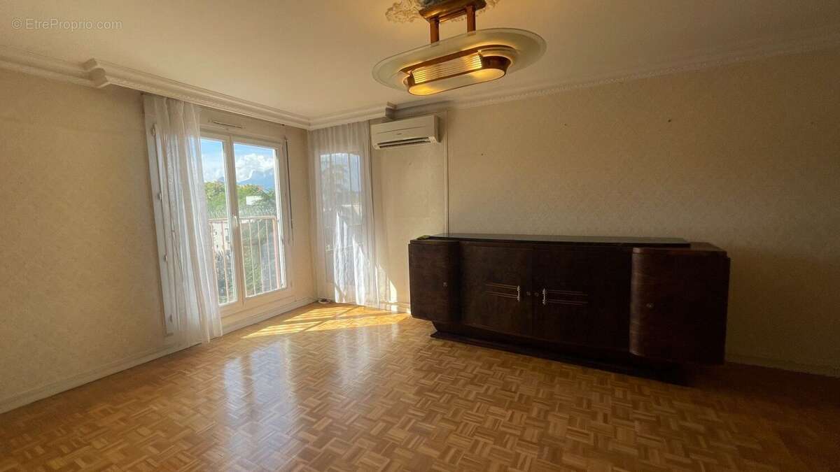Appartement à ECHIROLLES