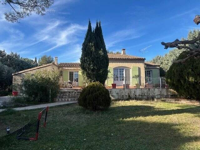 Maison à MOURIES