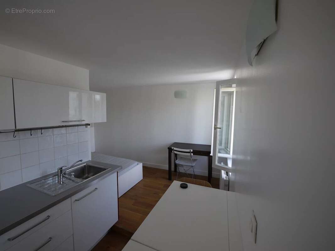 Appartement à PARIS-1E