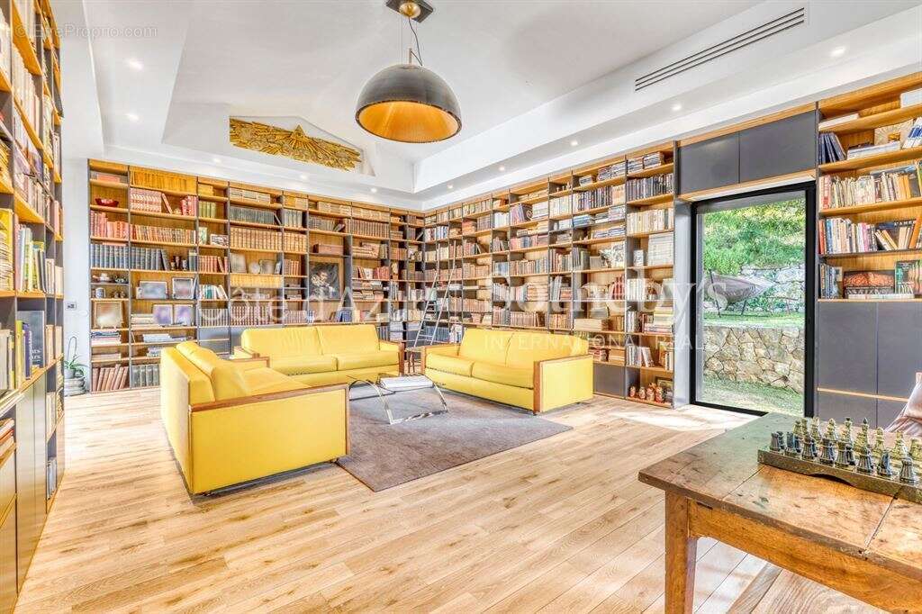 Maison à MOUGINS
