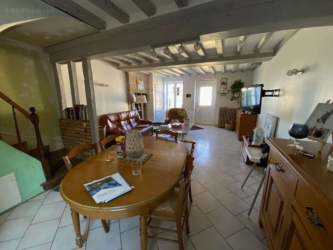 Maison à DAMIGNY