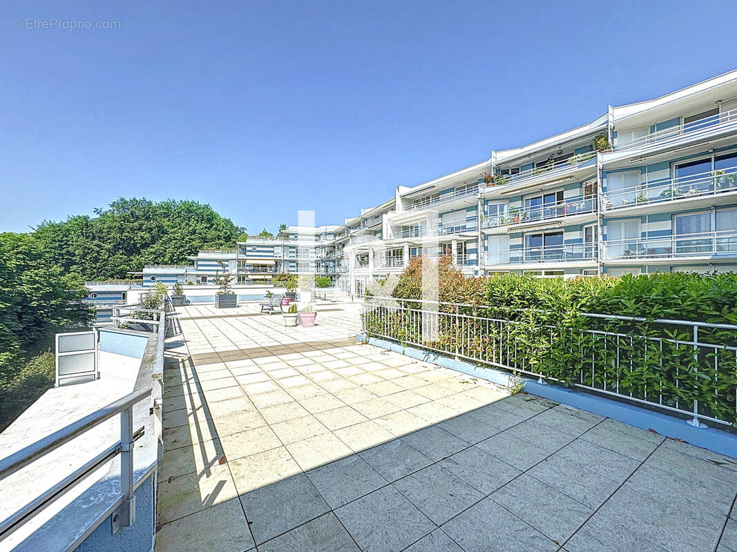 Appartement à MONT-SAINT-AIGNAN
