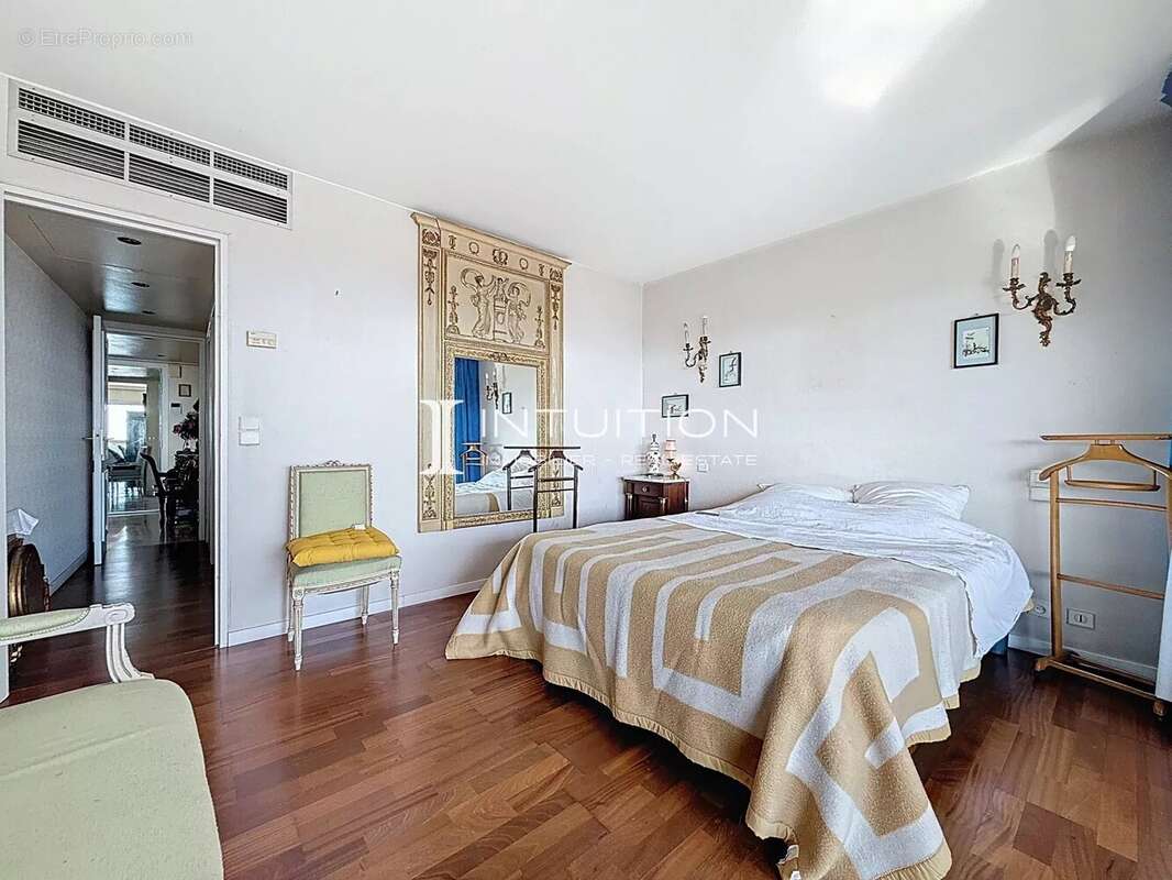 Appartement à LE CANNET