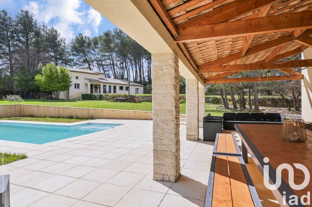 Photo 1 - Maison à TRETS