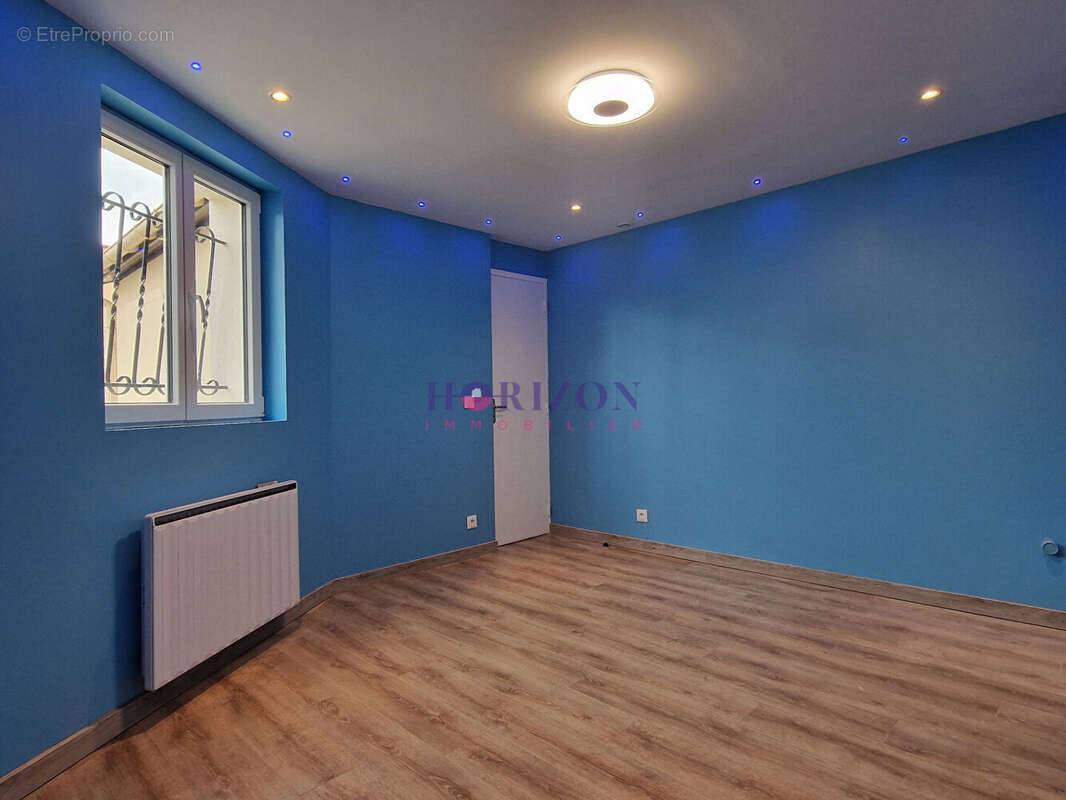 Appartement à LA CHAPELLE-EN-SERVAL