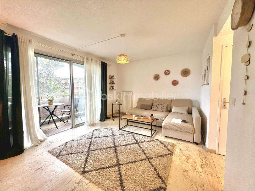 Appartement à MANDELIEU-LA-NAPOULE