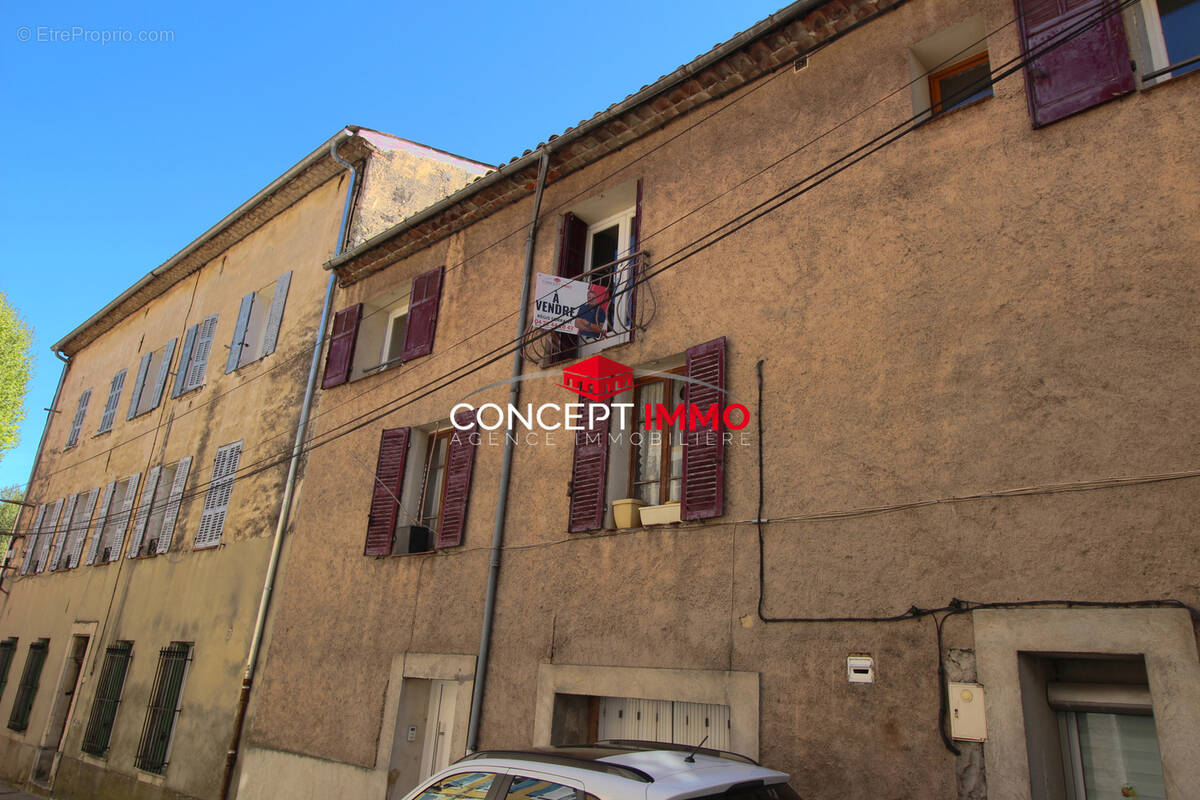 Appartement à MEOUNES-LES-MONTRIEUX