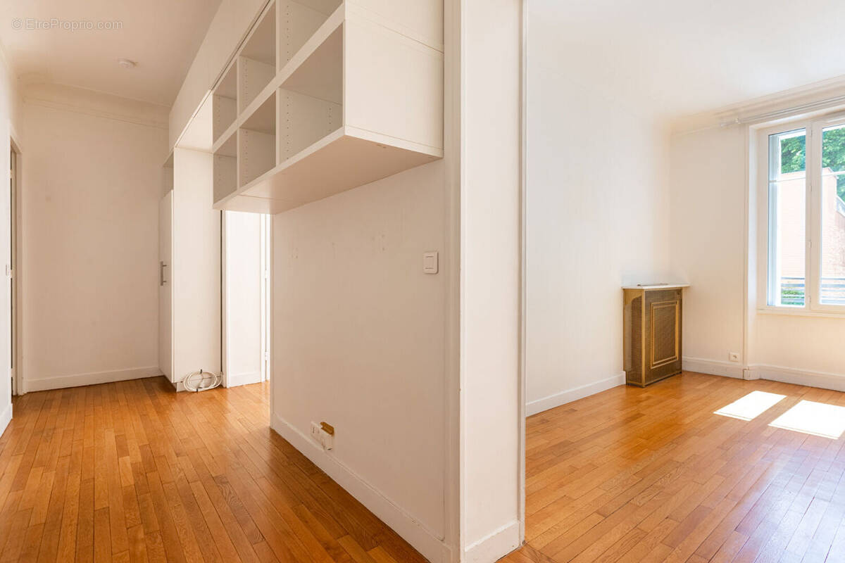 Appartement à COURBEVOIE