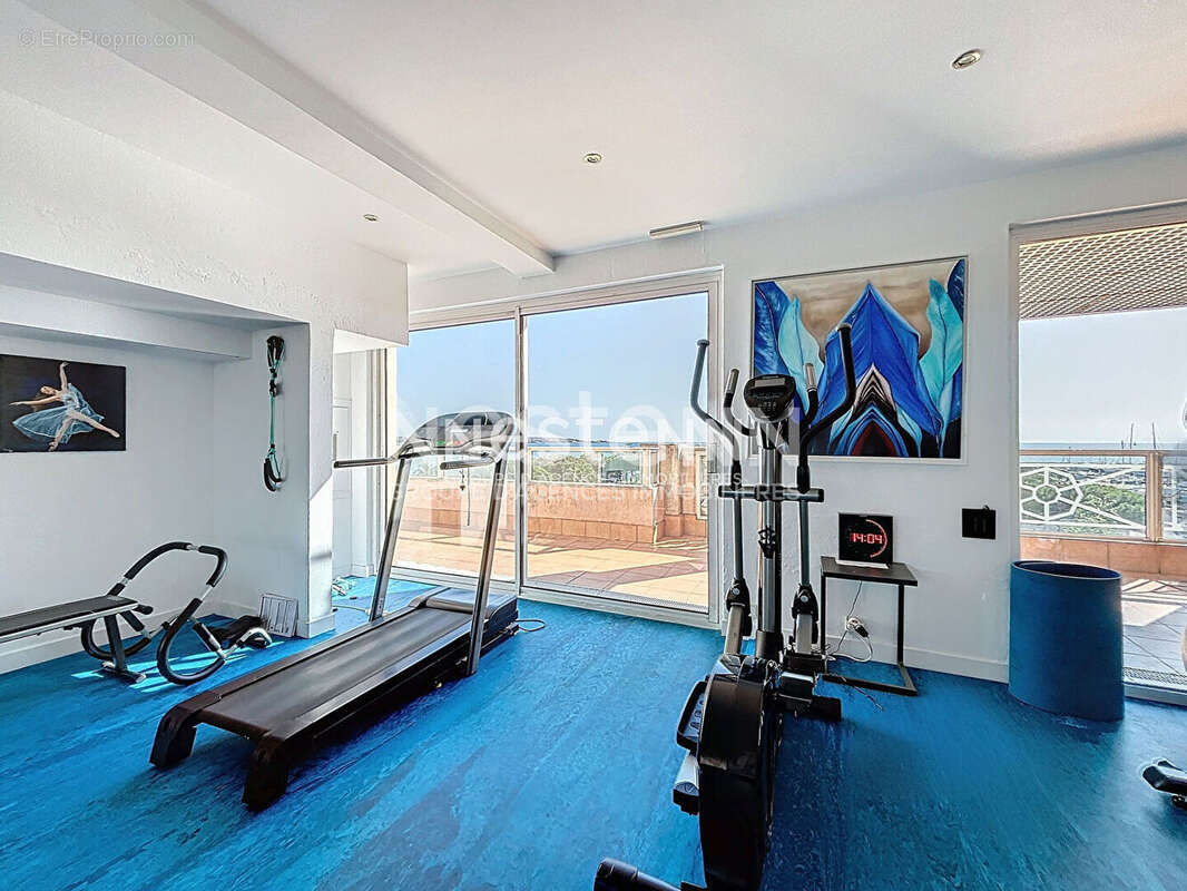 Appartement à VALLAURIS