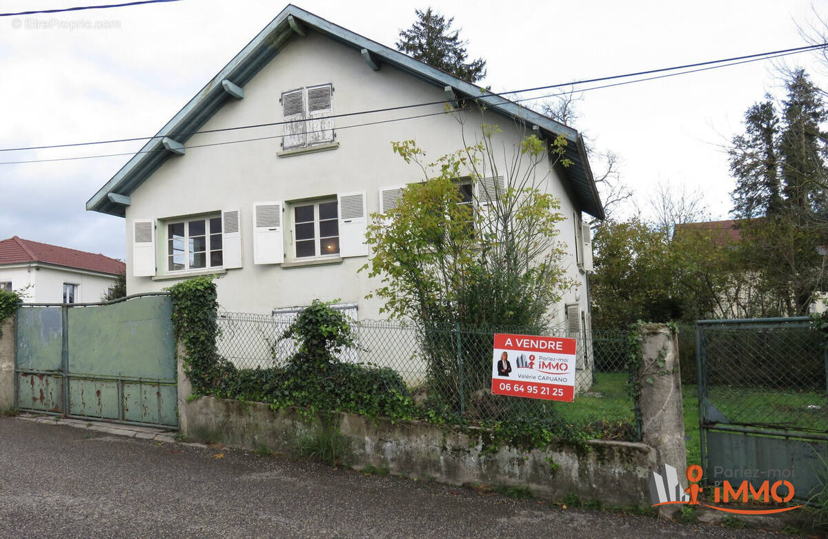 Maison à MORESTEL