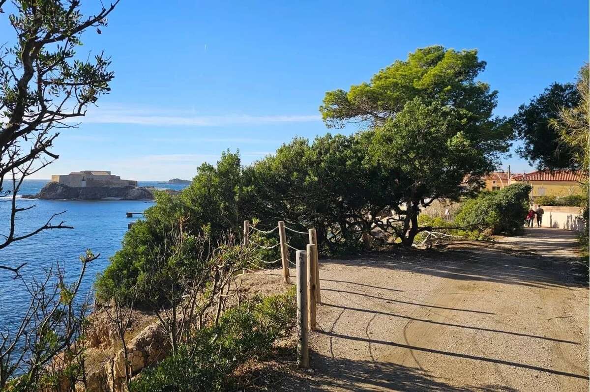 Appartement à HYERES