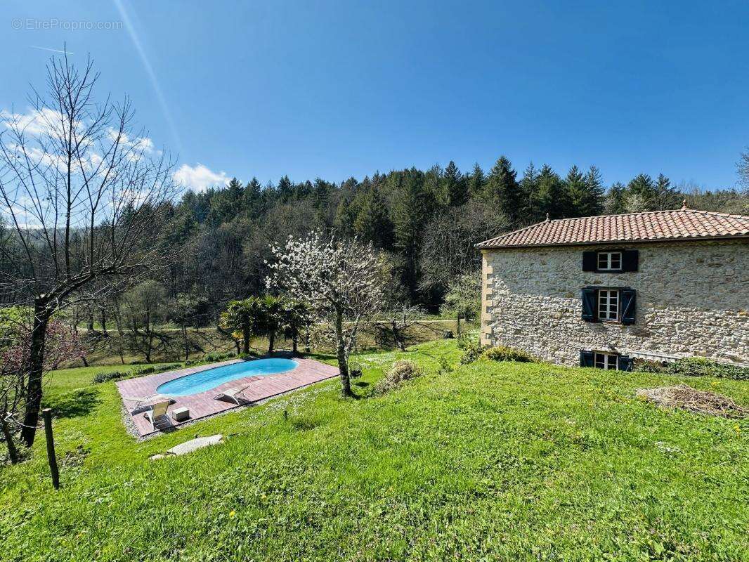 Maison à LE MAS-D&#039;AZIL