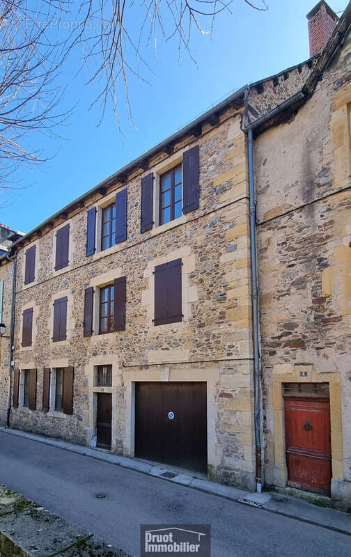 Appartement à SAINT-GENIEZ-D&#039;OLT