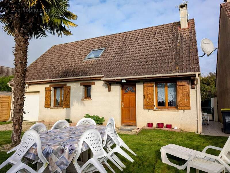 Maison à VERNEUIL-L&#039;ETANG