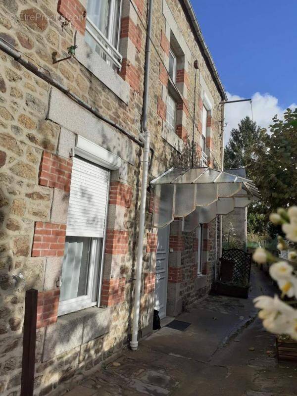 Maison à FOUGERES