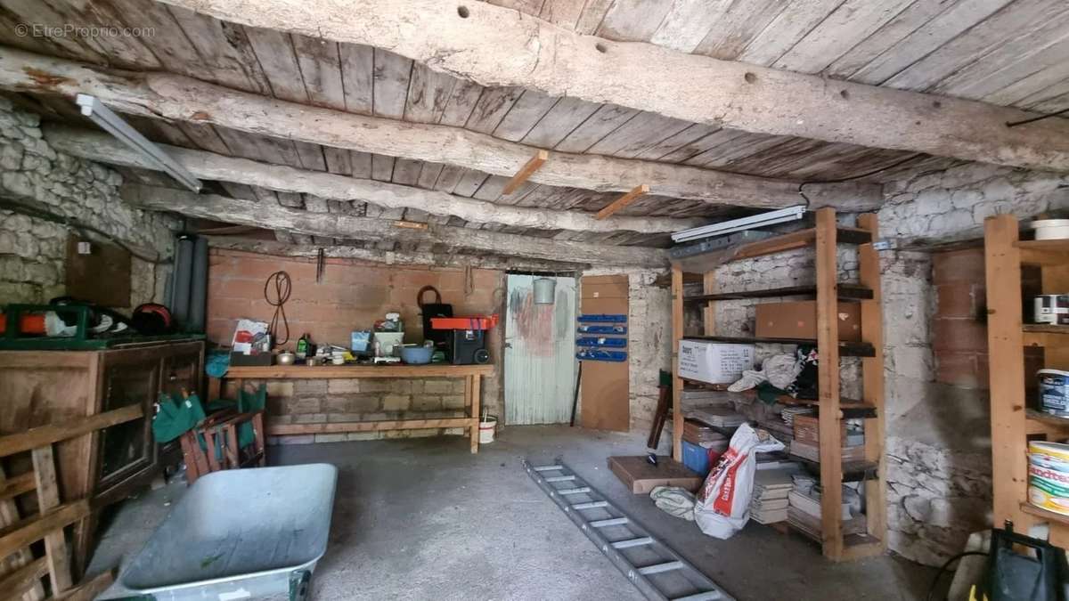 Maison à MONTAIGU-DE-QUERCY
