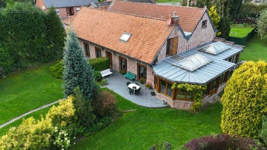 Maison à COUSOLRE