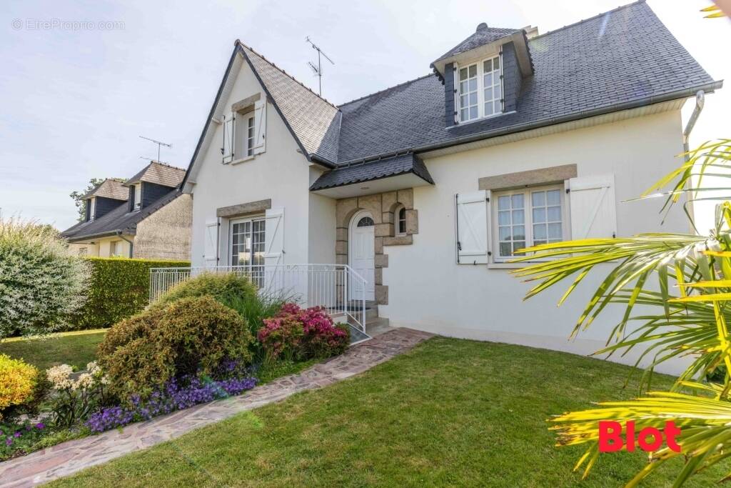 Maison à LIFFRE