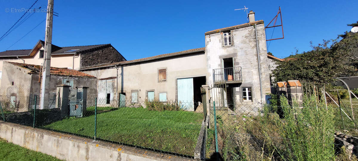 Maison à SAYAT