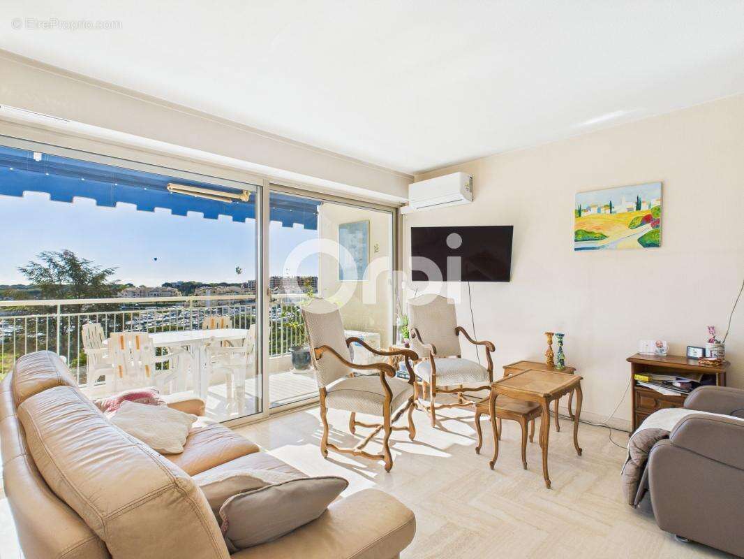 Appartement à MANDELIEU-LA-NAPOULE