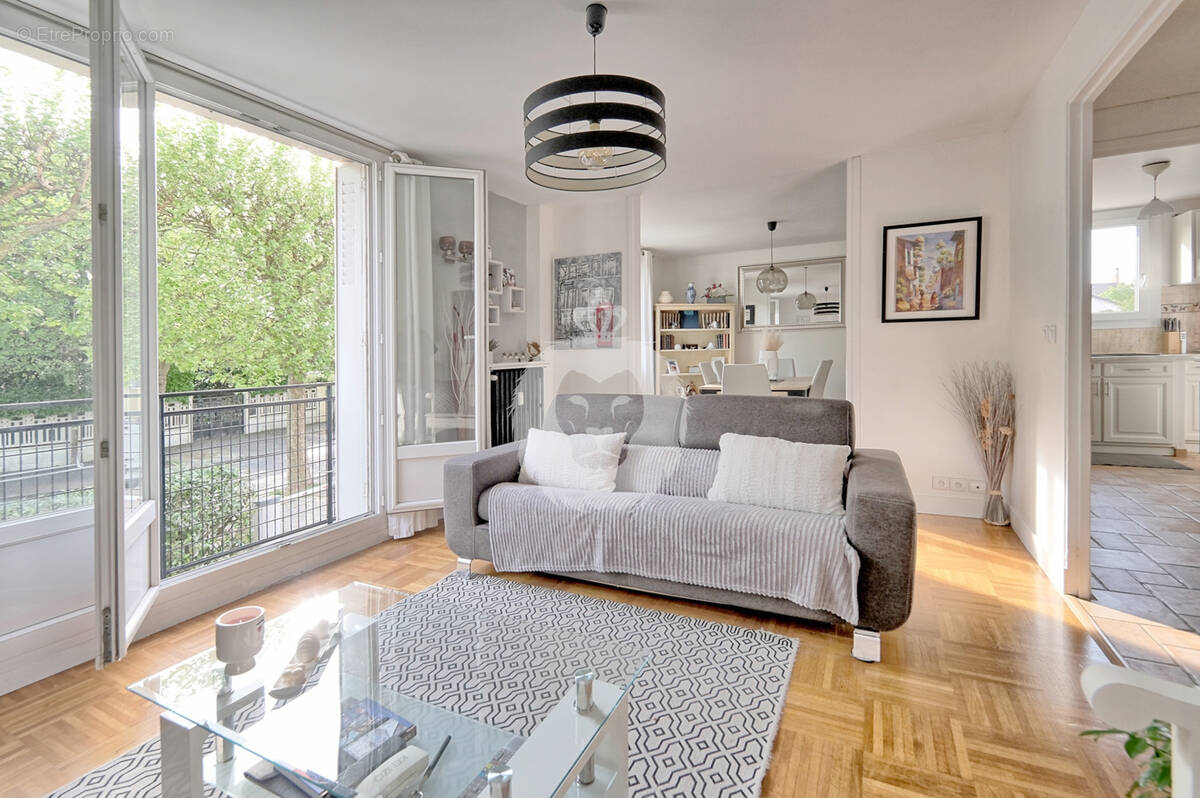 Appartement à SAINT-MAUR-DES-FOSSES