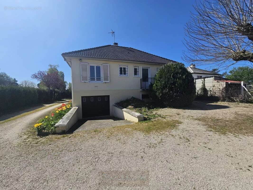 Maison à CHUELLES