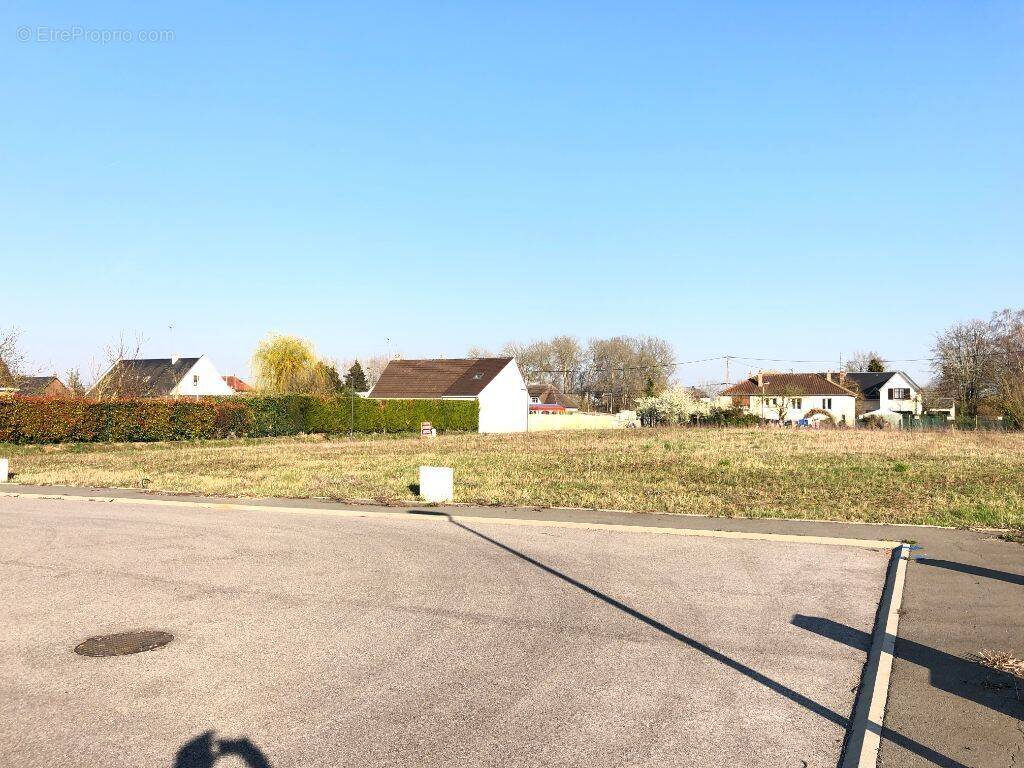 Terrain à LASSIGNY