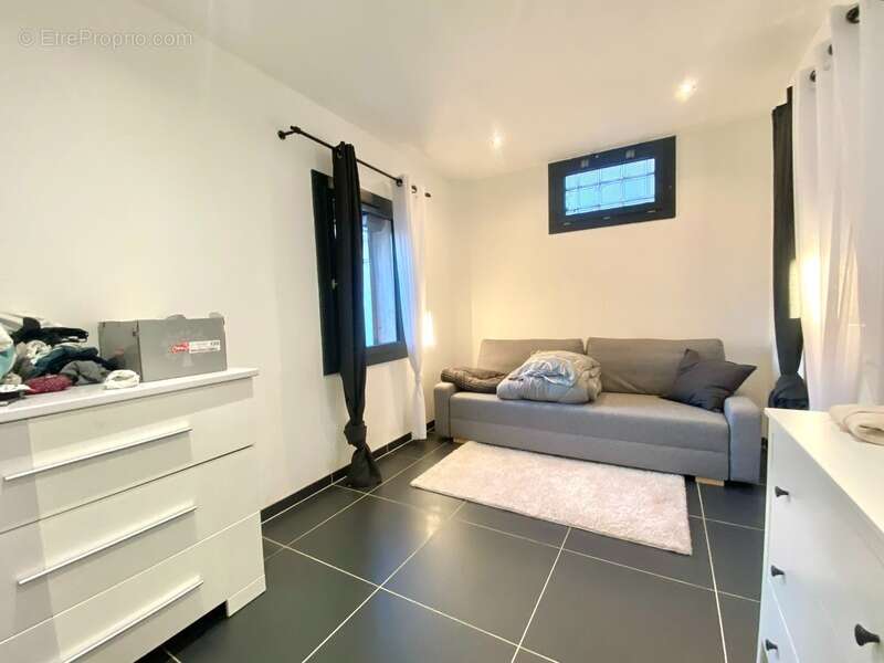 Appartement à PUGET-SUR-ARGENS