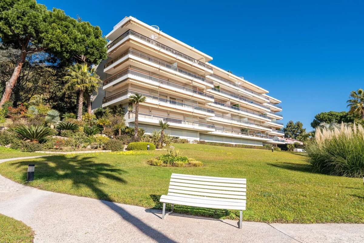 Appartement à VALLAURIS