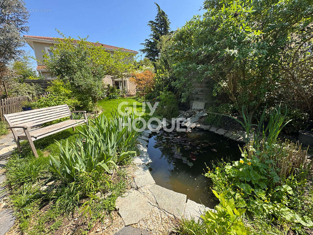 Maison à DECINES-CHARPIEU