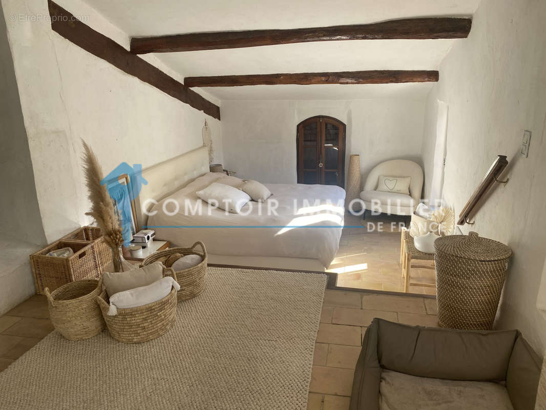 Maison à MANDELIEU-LA-NAPOULE