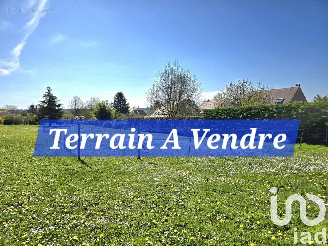 Photo 1 - Terrain à VARENNES-JARCY
